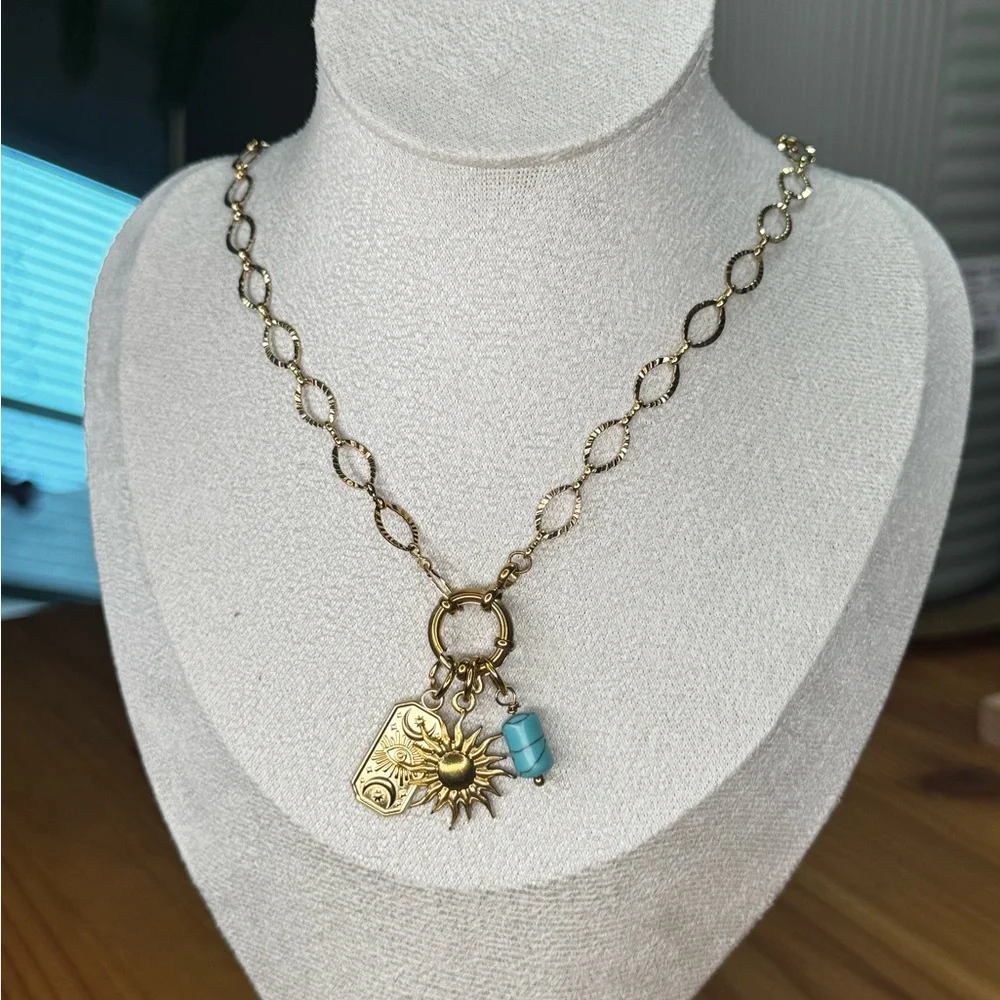 Gold Chain Necklace with Sun Charm - Picture 3 of 4